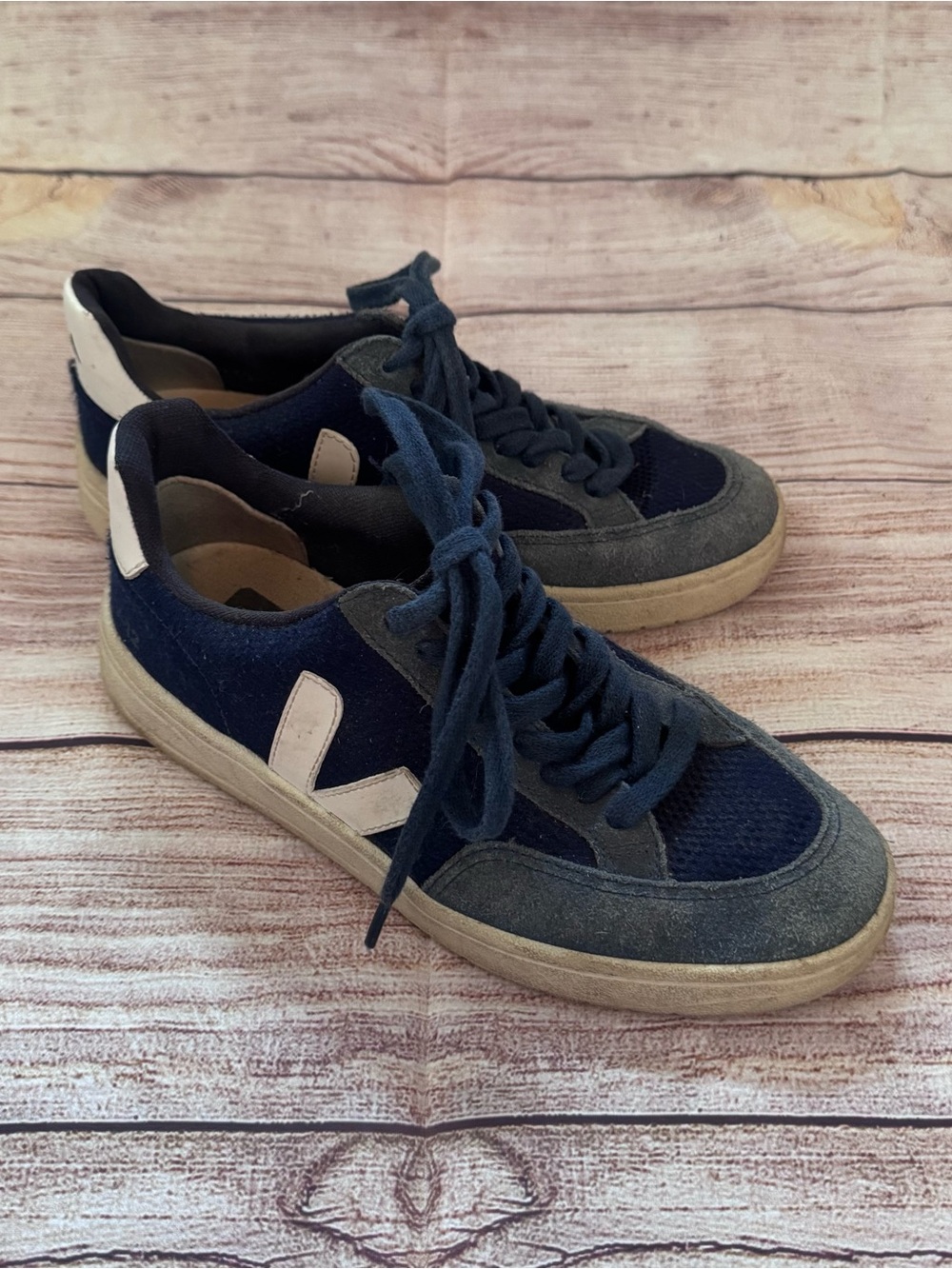 Navy Blue Veja V-12